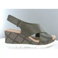 Clarks Nu Pieds Et Sandales Cammy Pearl Kaki