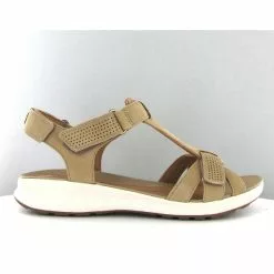 Clarks Nu Pieds Et Sandales Un Adorn Vibe Beige